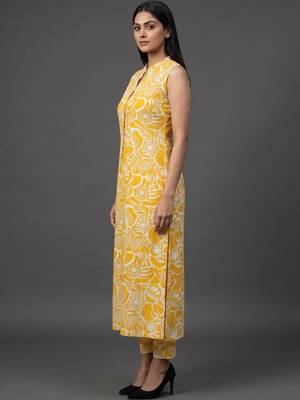 tailored women floral printed regular kurta with trousers 6