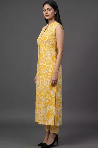 tailored women floral printed regular kurta with trousers