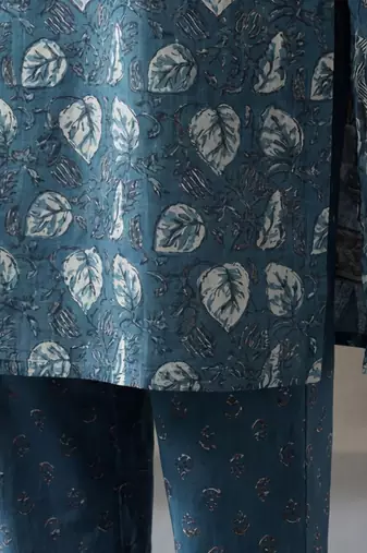 everyday workwear women ethnic motifs printed regular cotton kurta with trousers & with dupatta