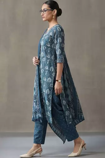 everyday workwear women ethnic motifs printed regular cotton kurta with trousers & with dupatta