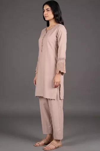 smart women ethnic motifs embroidered regular thread work kurta with trousers