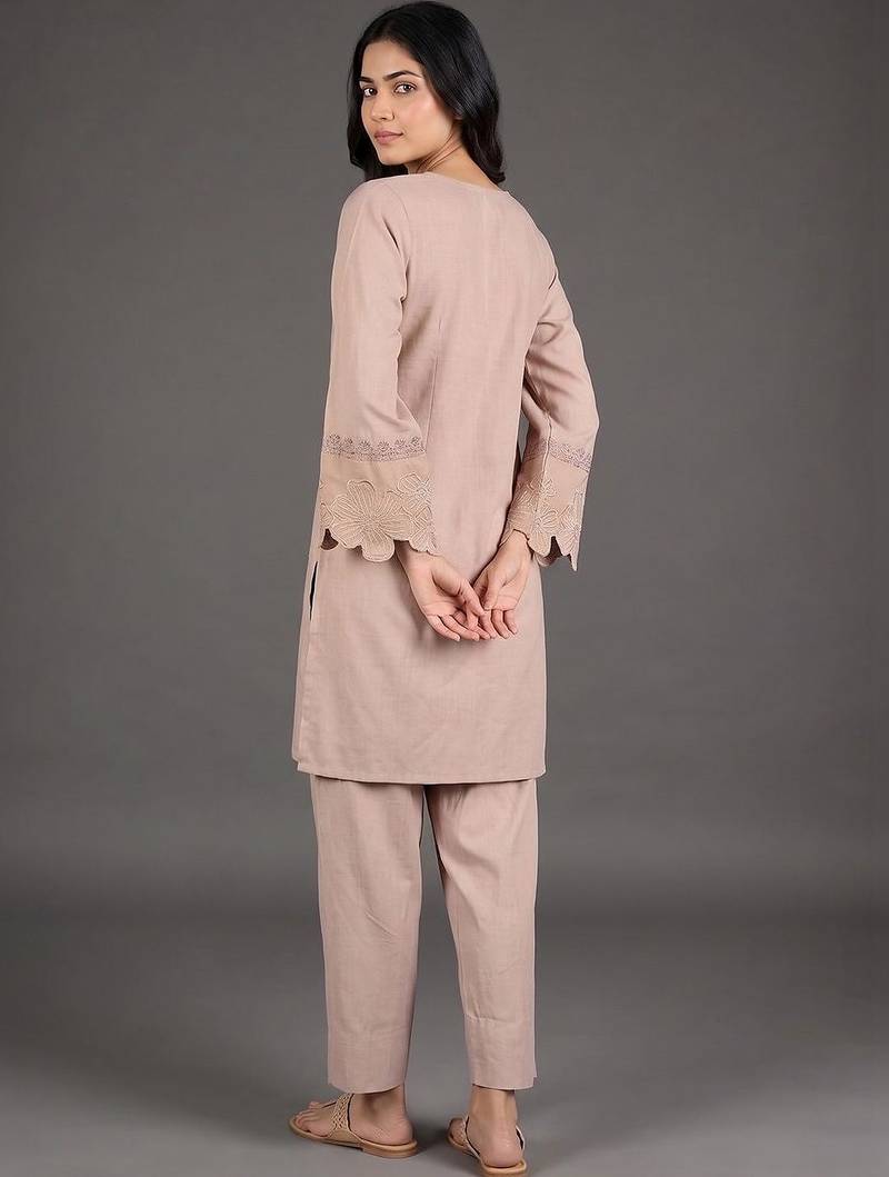 smart women ethnic motifs embroidered regular thread work kurta with trousers