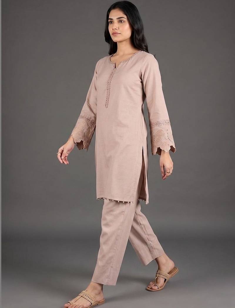 smart women ethnic motifs embroidered regular thread work kurta with trousers