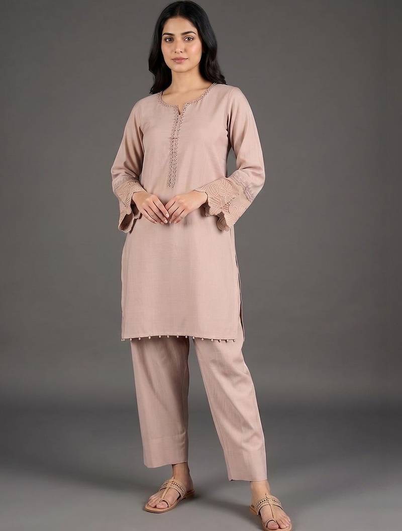 smart women ethnic motifs embroidered regular thread work kurta with trousers
