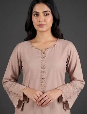 smart women ethnic motifs embroidered regular thread work kurta with trousers 7