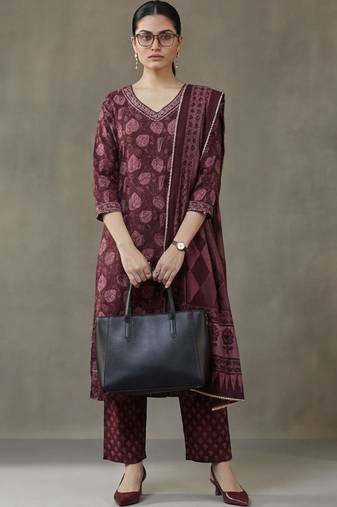 formal women floral printed regular thread work cotton kurta with trousers & with dupatta