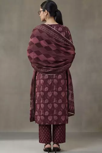 formal women floral printed regular thread work cotton kurta with trousers & with dupatta
