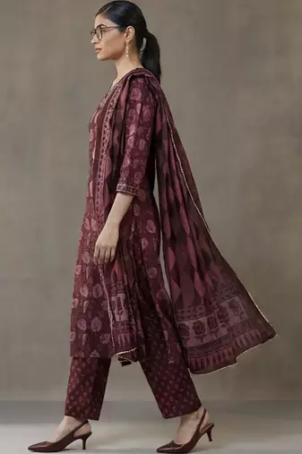 formal women floral printed regular thread work cotton kurta with trousers & with dupatta