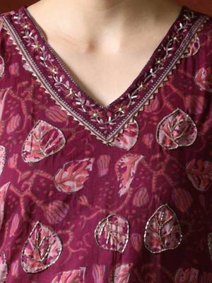 formal women floral printed regular thread work cotton kurta with trousers & with dupatta 5