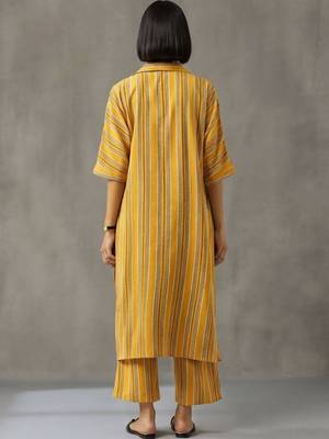 structured women printed regular cotton kurta with palazzos 3