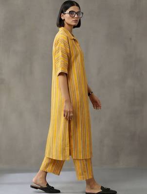 structured women printed regular cotton kurta with palazzos 6