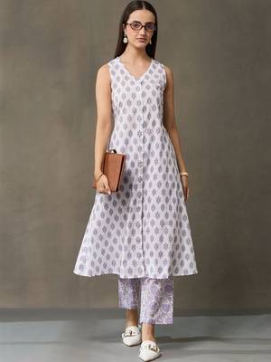 structured workwear women ethnic motifs printed regular cotton kurta with trousers 1