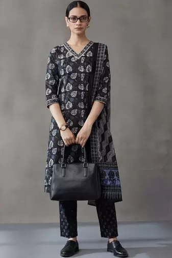everyday workwear women ethnic motifs printed regular thread work cotton kurta with trousers & with dupatta