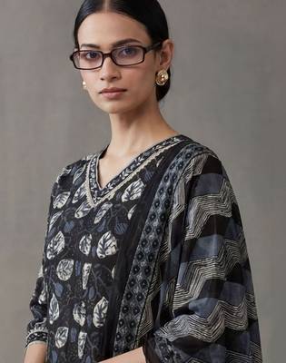 everyday workwear women ethnic motifs printed regular thread work cotton kurta with trousers & with dupatta 2