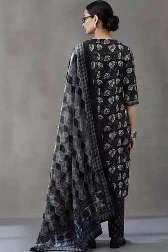 everyday workwear women ethnic motifs printed regular thread work cotton kurta with trousers & with dupatta