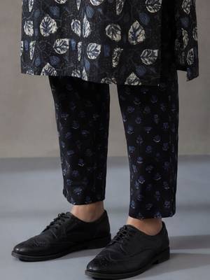 everyday workwear women ethnic motifs printed regular thread work cotton kurta with trousers & with dupatta 4