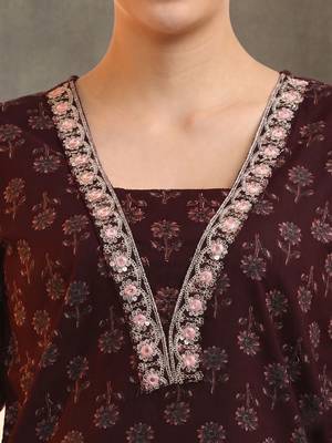 workwear women ethnic motifs printed regular thread work cotton kurta with trousers & with dupatta 4