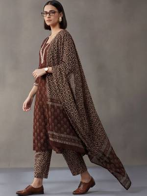 workwear women ethnic motifs printed regular thread work cotton kurta with trousers & with dupatta 6