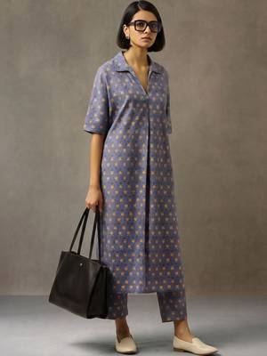 structured women floral printed regular cotton kurta with trousers 2