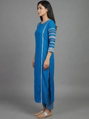 formal women ethnic motifs embroidered regular thread work kurta with trousers 2