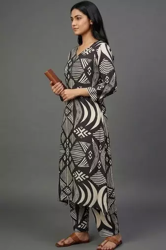 office-wear women printed regular kurta with trousers