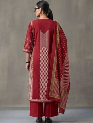 floral printed straight cotton kurta & trousers sets 2