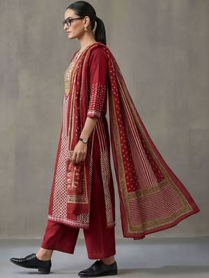 floral printed straight cotton kurta & trousers sets 3