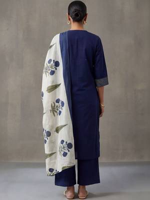 floral embroidered straight cotton kurta & trousers sets 2