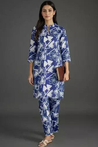 tailored women printed regular kurta with trousers