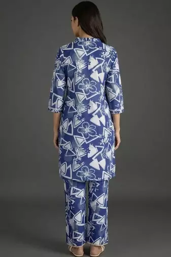 tailored women printed regular kurta with trousers