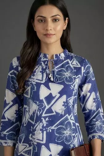 tailored women printed regular kurta with trousers