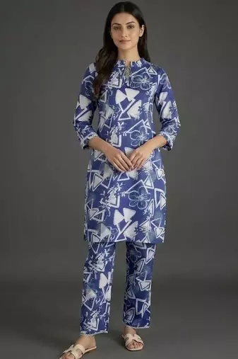 tailored women printed regular kurta with trousers