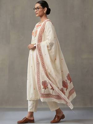 floral embroidered a-line cotton kurta & trousers sets 3