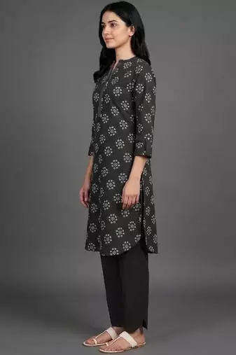 everyday classic women ethnic motifs printed regular kurta with trousers
