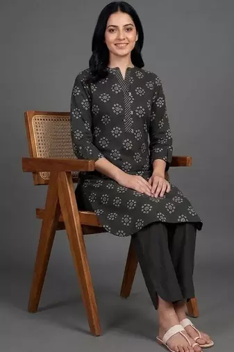 everyday classic women ethnic motifs printed regular kurta with trousers