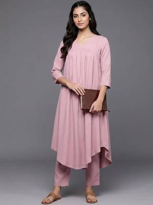 smart women empire silk crepe kurta with trousers 1