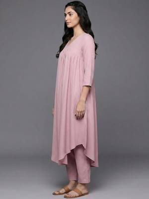 smart women empire silk crepe kurta with trousers 2