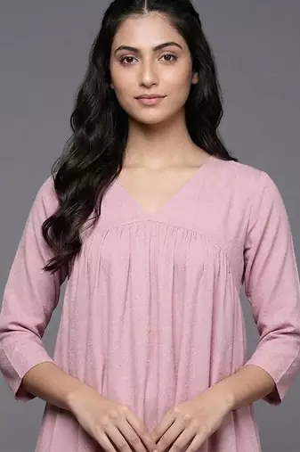 smart women empire silk crepe kurta with trousers