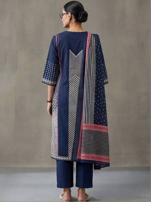 floral embroidered straight cotton kurta & trousers sets 2