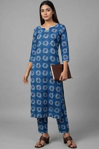 formal women ethnic motifs printed regular kurta with trousers