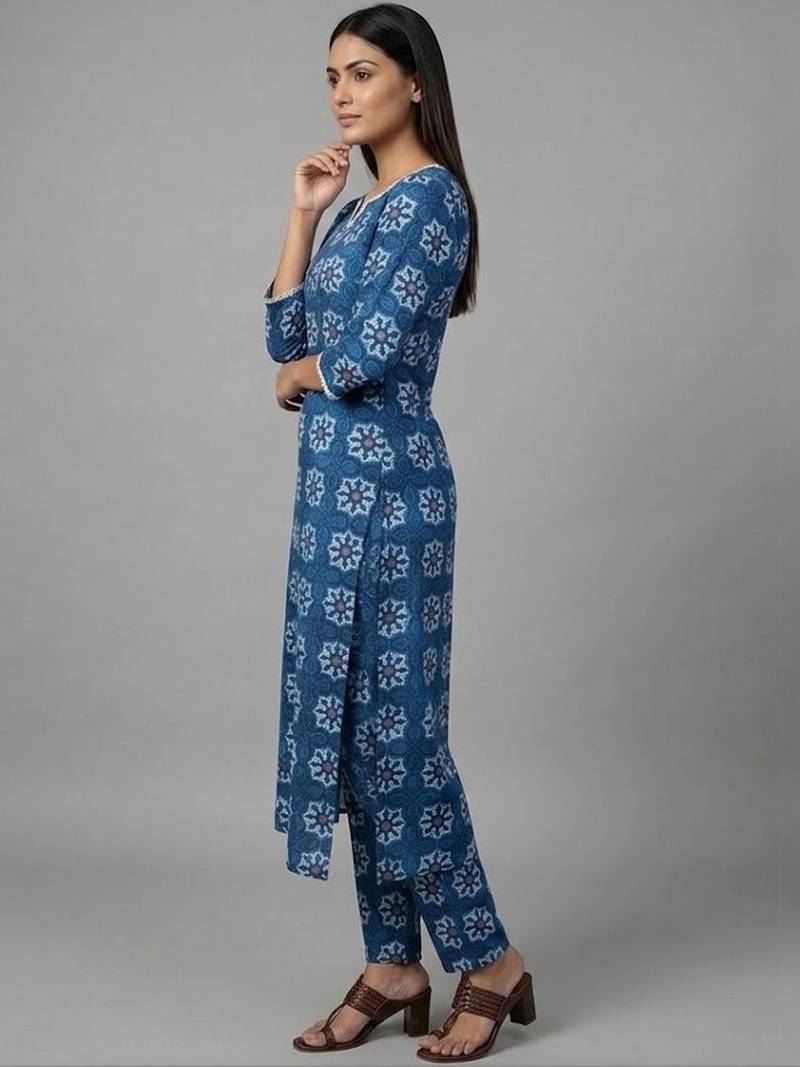 formal women ethnic motifs printed regular kurta with trousers