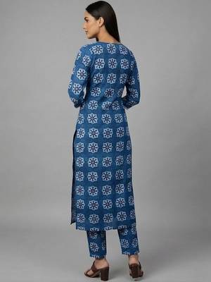 formal women ethnic motifs printed regular kurta with trousers 3