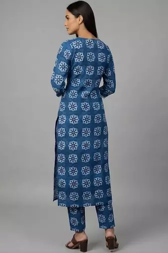 formal women ethnic motifs printed regular kurta with trousers