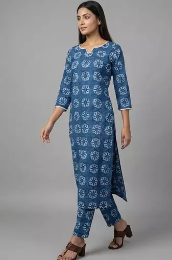 formal women ethnic motifs printed regular kurta with trousers