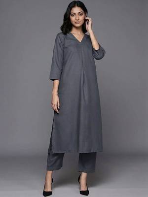 formal women regular kurta with trousers 1