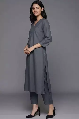 formal women regular kurta with trousers