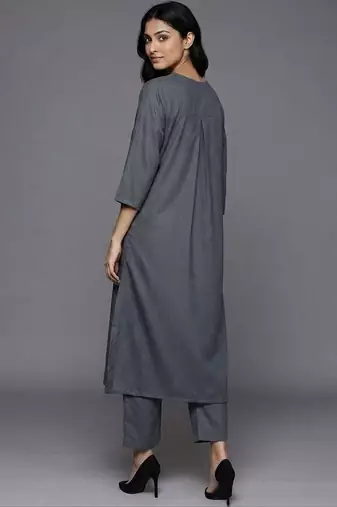 formal women regular kurta with trousers