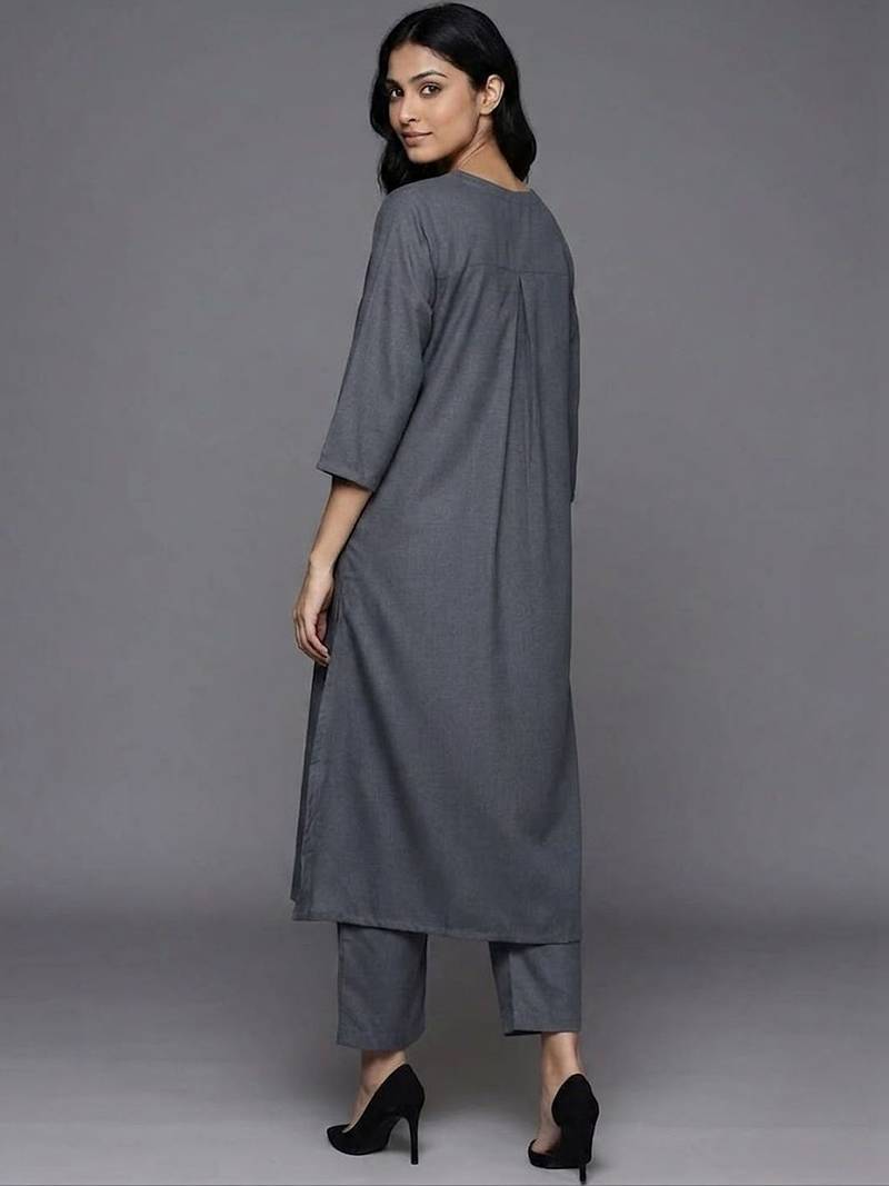 formal women regular kurta with trousers