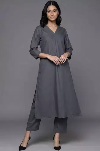 formal women regular kurta with trousers