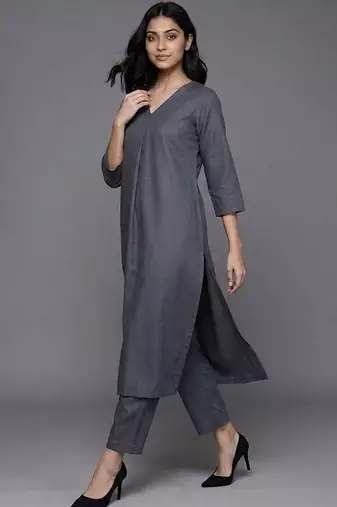 formal women regular kurta with trousers